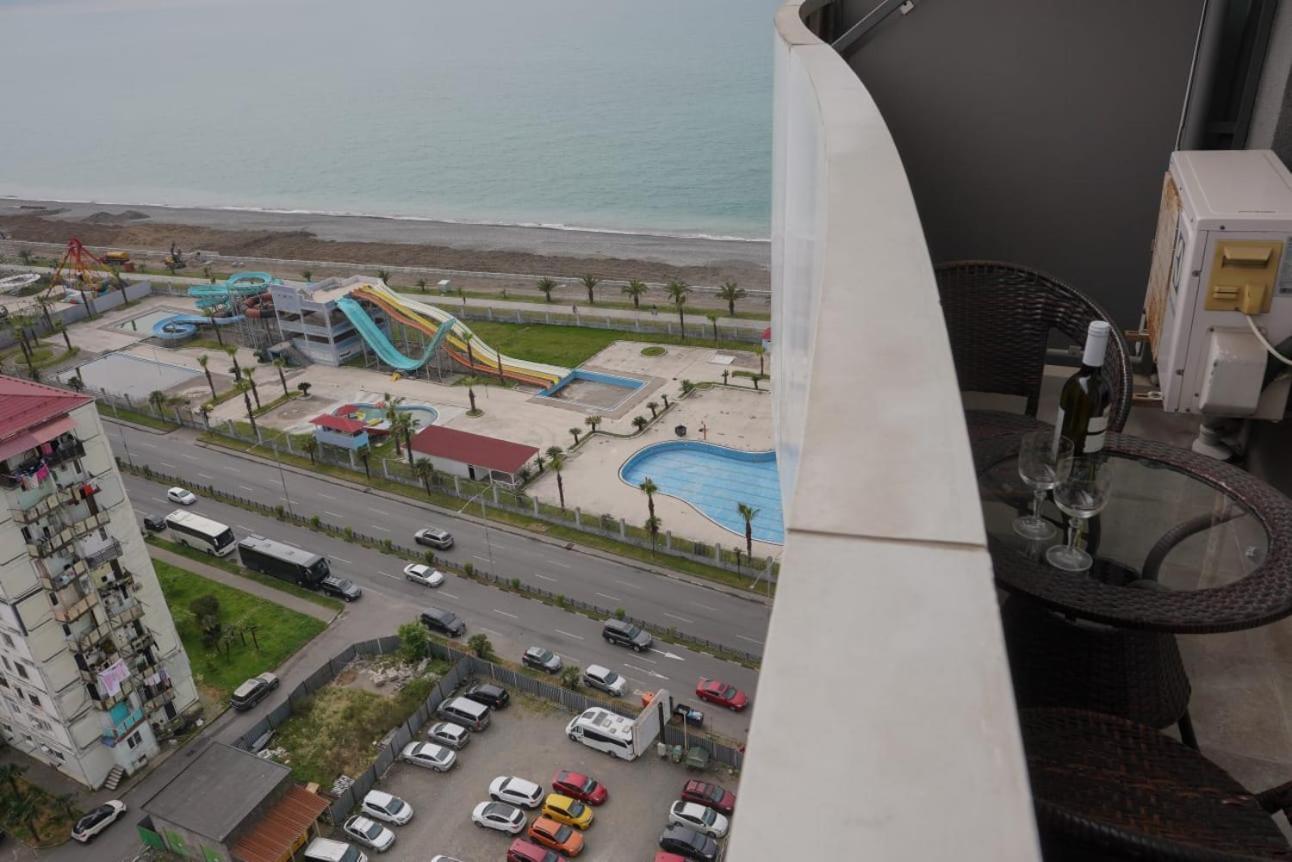 Apartment Orbi Dado Batumi Bagian luar foto