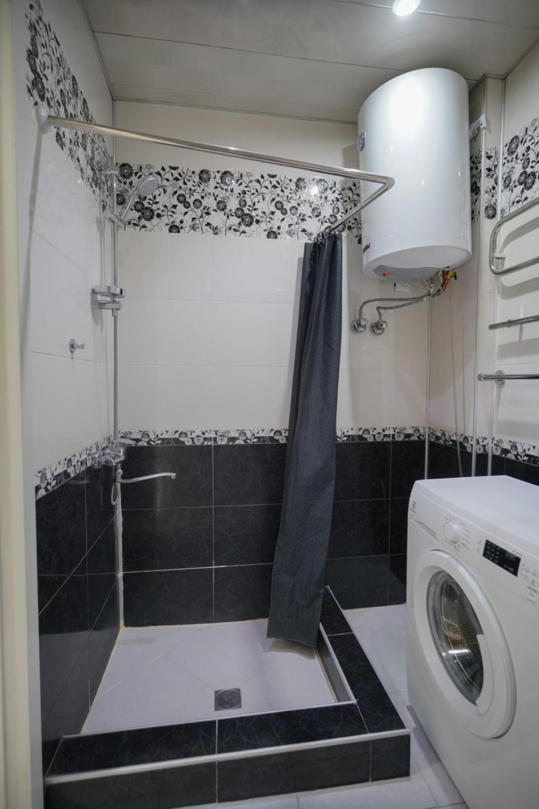 Apartment Orbi Dado Batumi Bagian luar foto