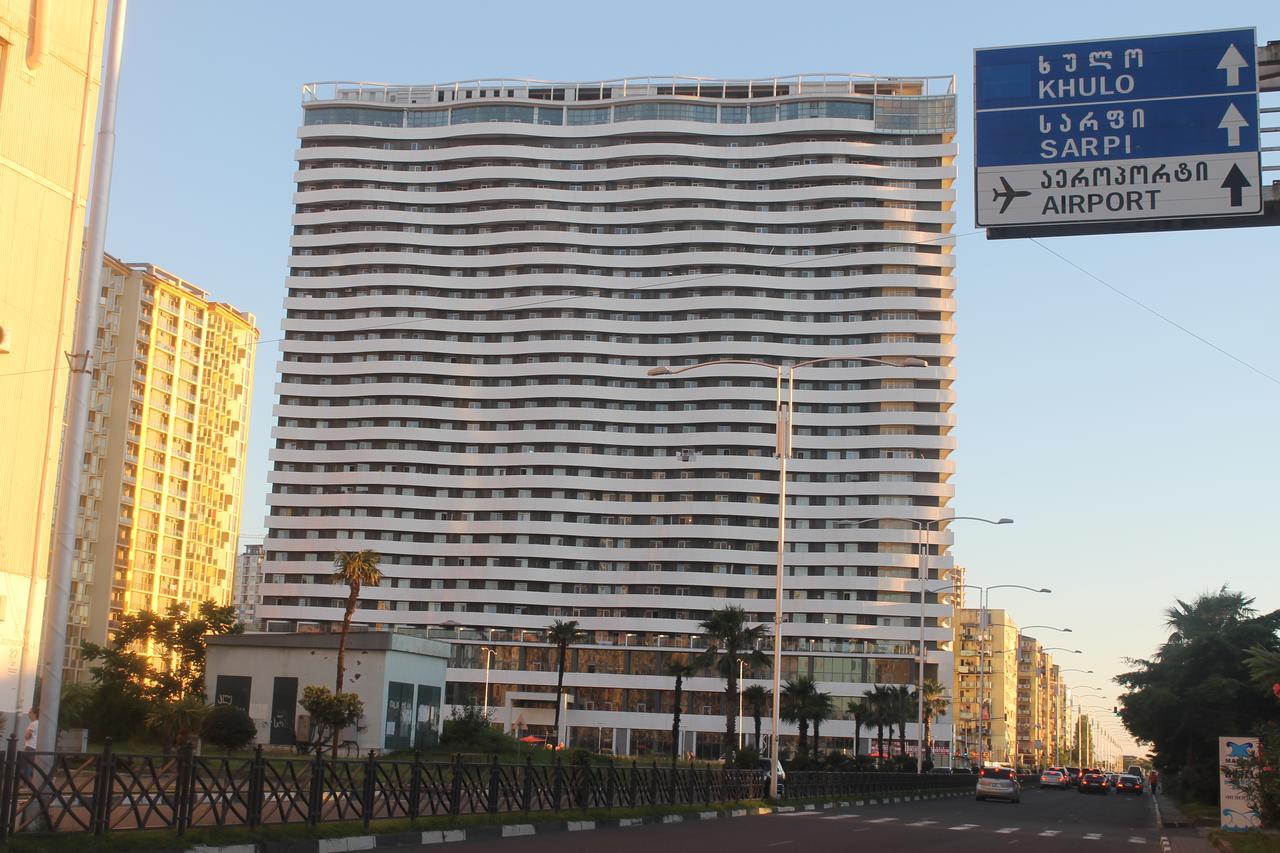Apartment Orbi Dado Batumi Bagian luar foto