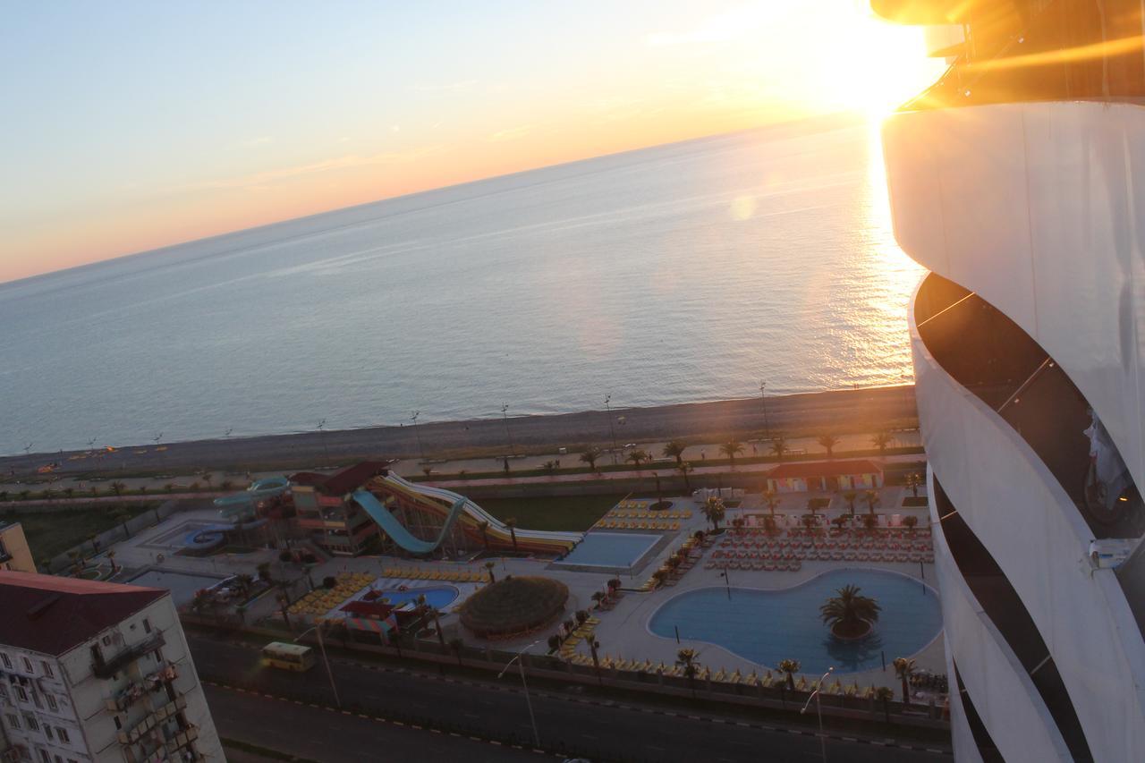 Apartment Orbi Dado Batumi Bagian luar foto