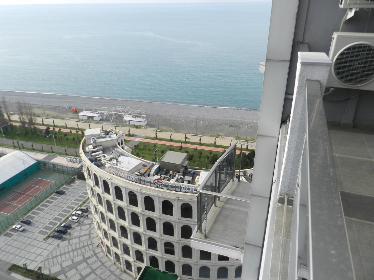 Apartment Orbi Dado Batumi Bagian luar foto