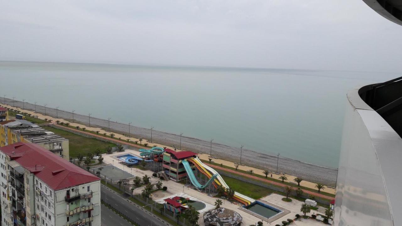 Apartment Orbi Dado Batumi Bagian luar foto